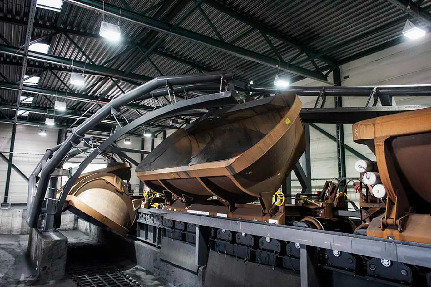 All About Railcar Unloading Systems for Bulk Materials
