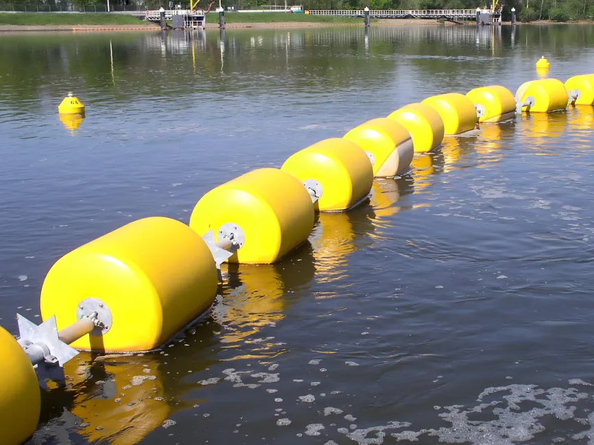 Modular floating security barrier on water