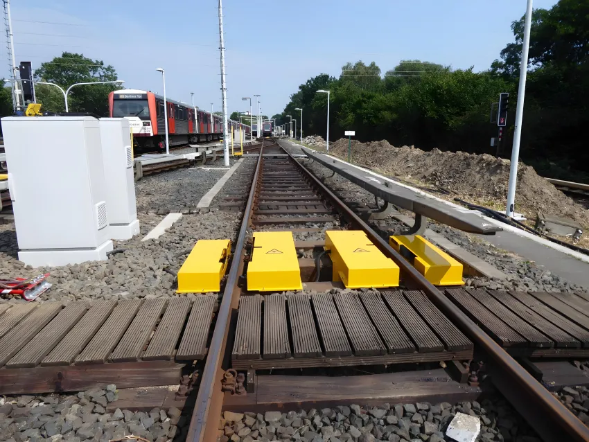 In-track wheel measuring system installed on railway tracks