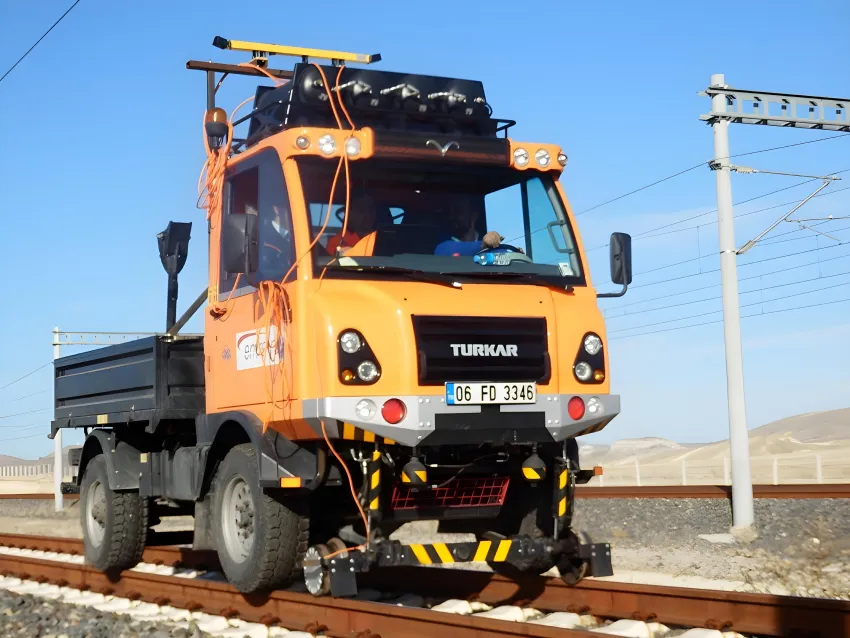 Contact line measuring system mounted on a rail truck for overhead line measurement