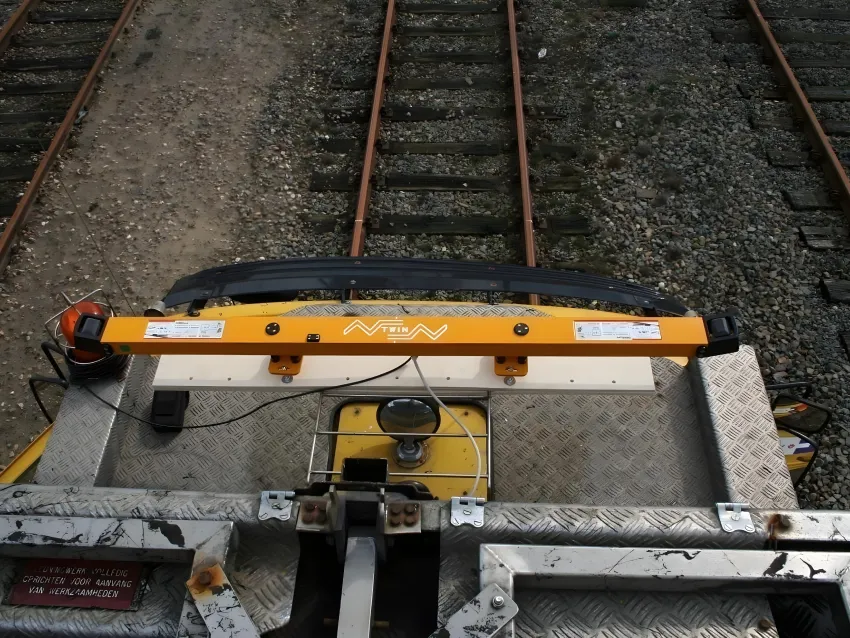 Contact wire measurement system mounted on a railway vehicle