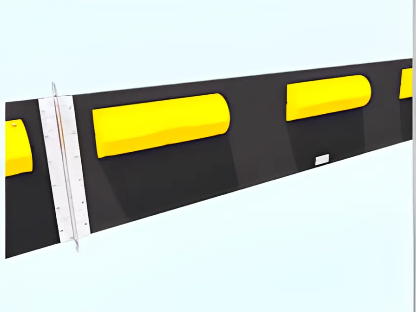 Permanent oil boom section with yellow floats