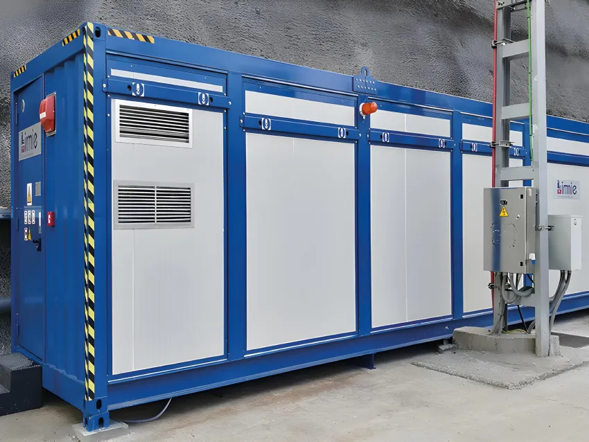 Containerized static converter equipment for railway power conversion