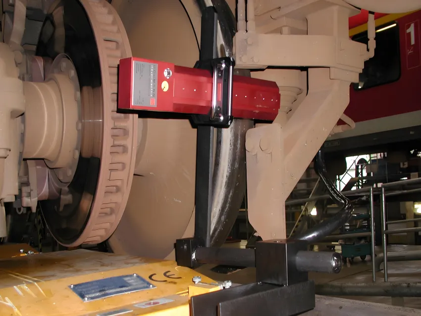 Wheel profile measurement system inspecting train wheel profile